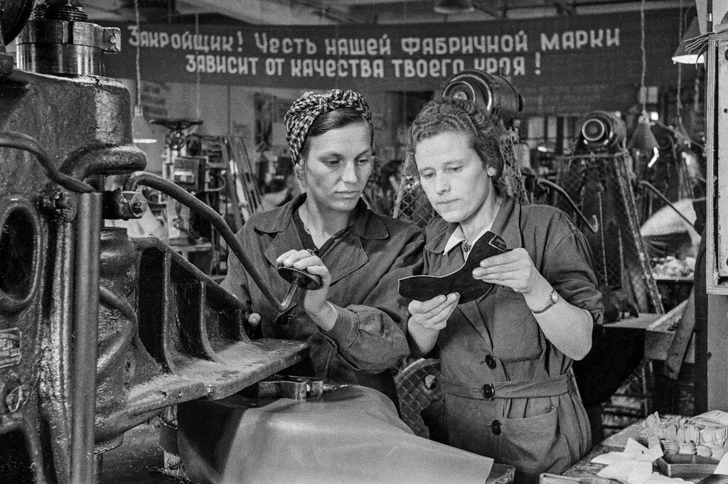 Рабочие девушки в СССР